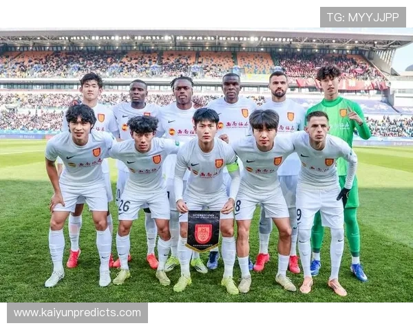 中国足球队迎战亚洲劲旅，力争打破16年世界杯预选赛不胜魔咒